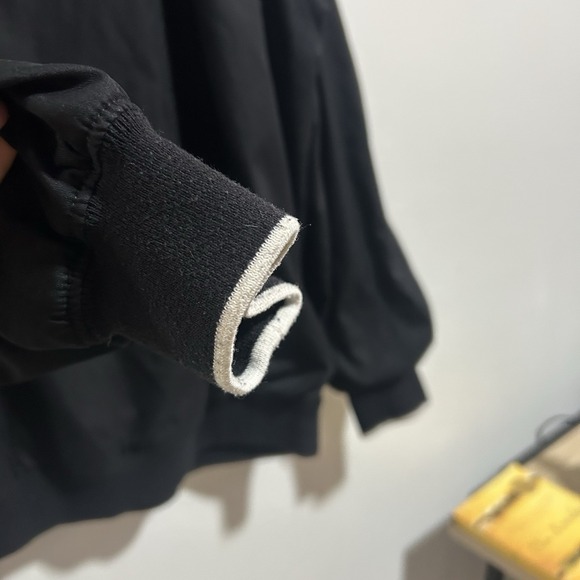 adidas Climashell Windbreaker Jacket Mens XL Black V Neck Elastic Hem Pullover - Picture 5 of 11